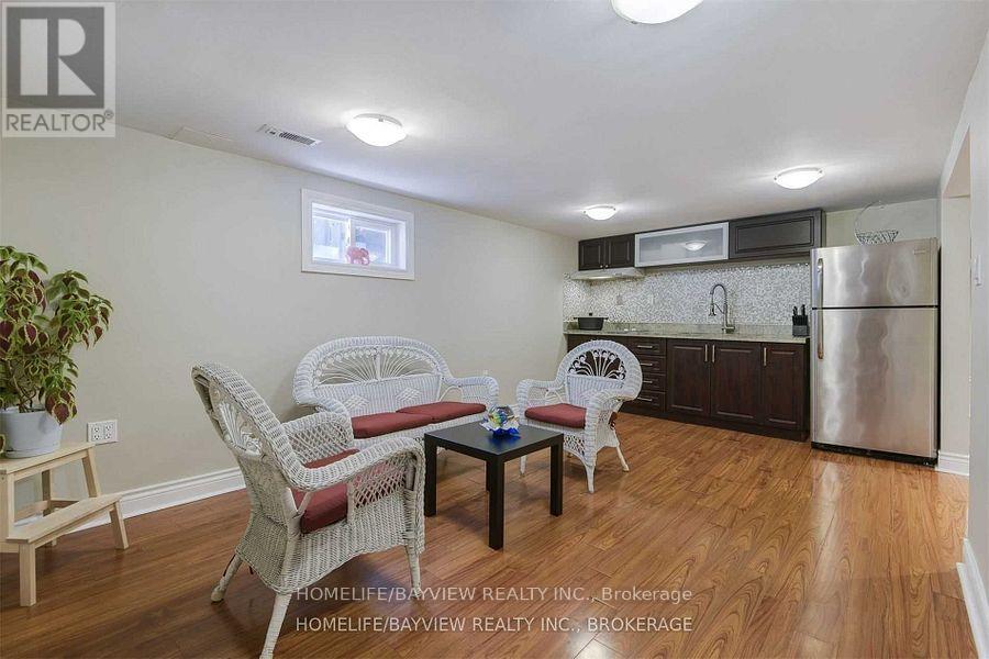 44 RICHARDSON DRIVE, Aurora, Ontario