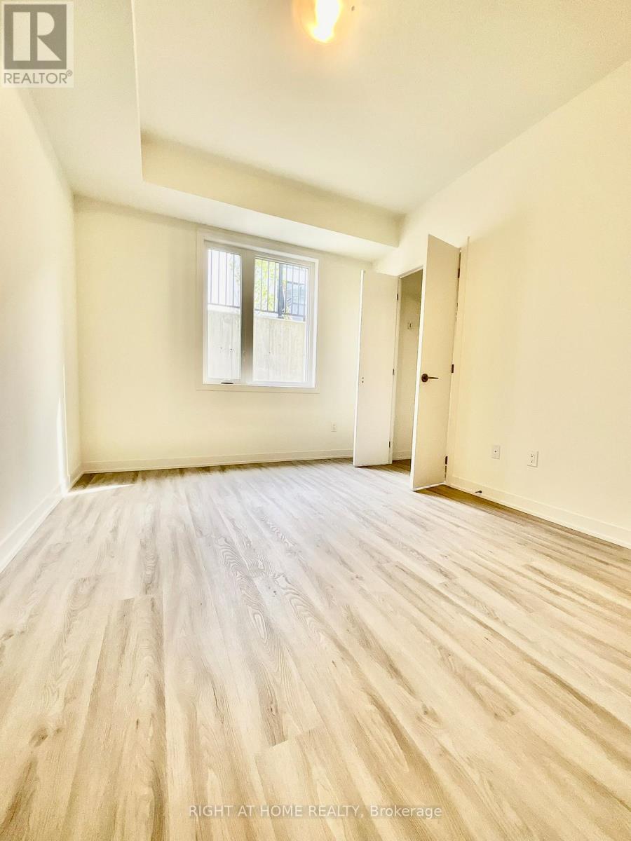 212 - 8 Steckley House Lane, Richmond Hill, Ontario  L4S 0N1 - Photo 13 - N12579804