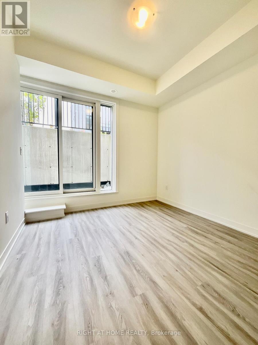 212 - 8 Steckley House Lane, Richmond Hill, Ontario  L4S 0N1 - Photo 8 - N12579804