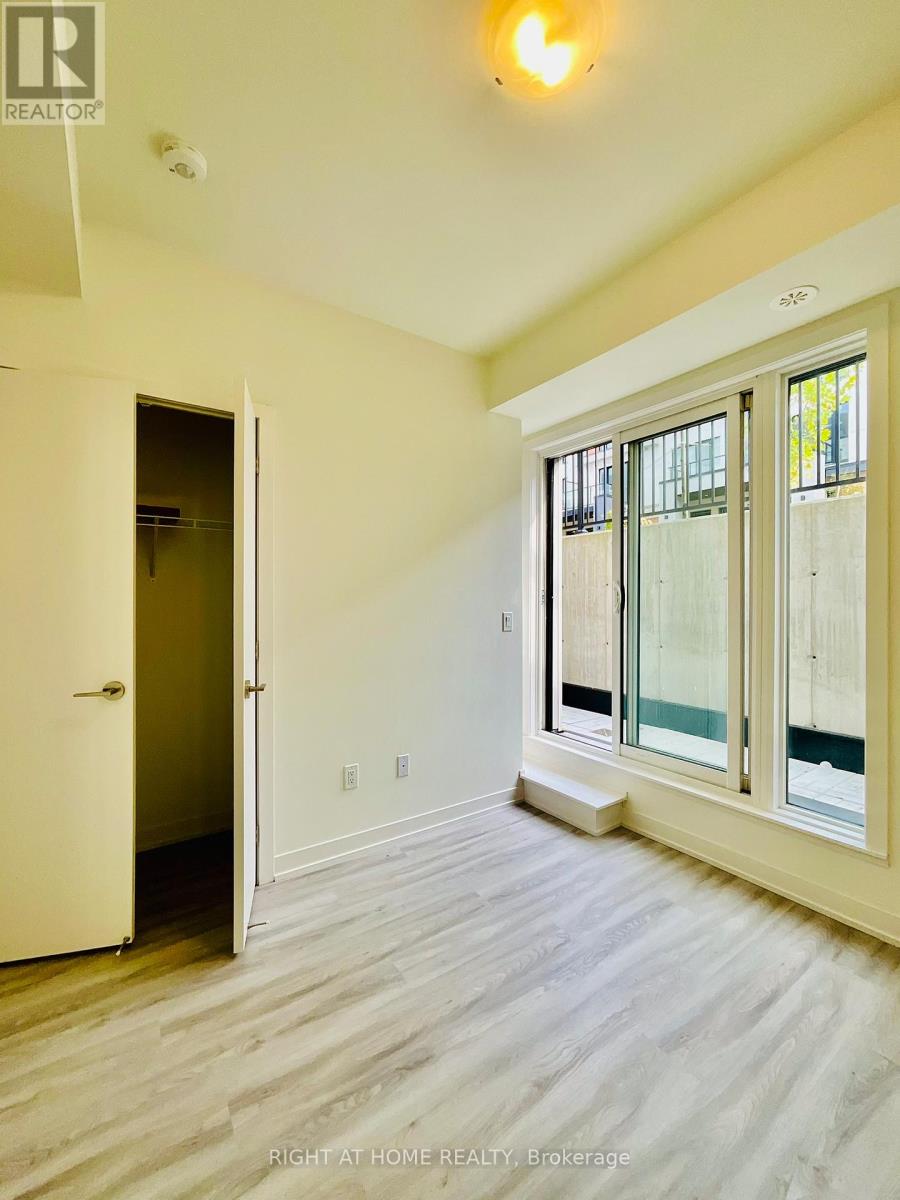 212 - 8 Steckley House Lane, Richmond Hill, Ontario  L4S 0N1 - Photo 9 - N12579804