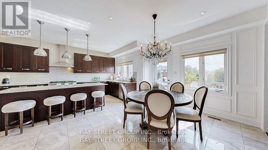 71 Manor Glen Crescent, East Gwillimbury (Mt Albert), Ontario  L0G 1M0 - Photo 13 - N12579838