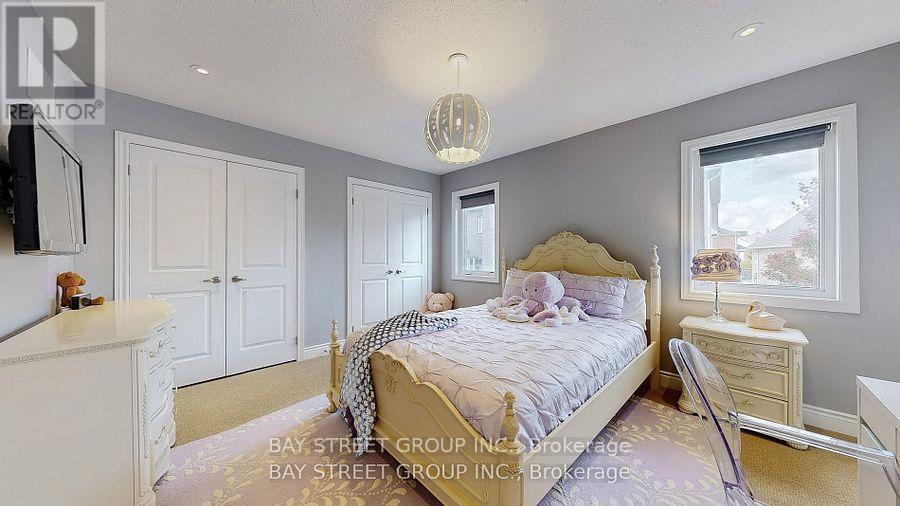 71 Manor Glen Crescent, East Gwillimbury (Mt Albert), Ontario  L0G 1M0 - Photo 21 - N12579838