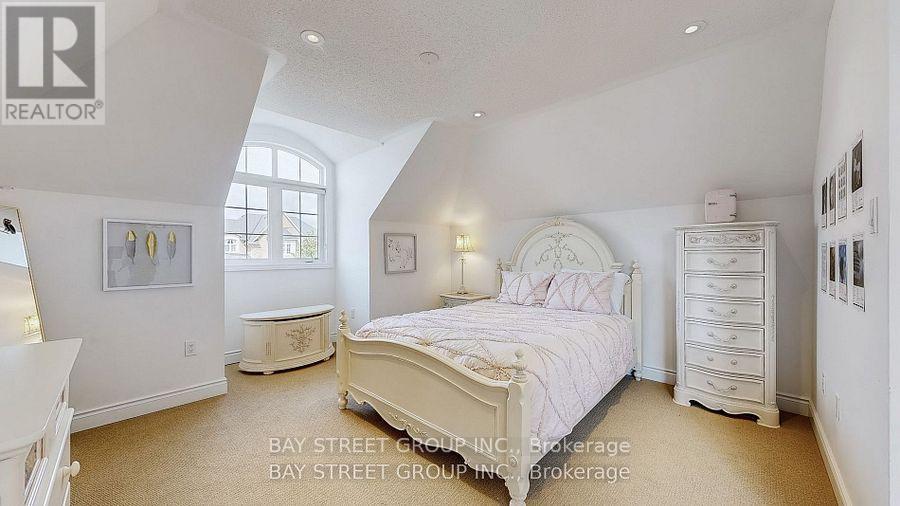 71 Manor Glen Crescent, East Gwillimbury (Mt Albert), Ontario  L0G 1M0 - Photo 28 - N12579838