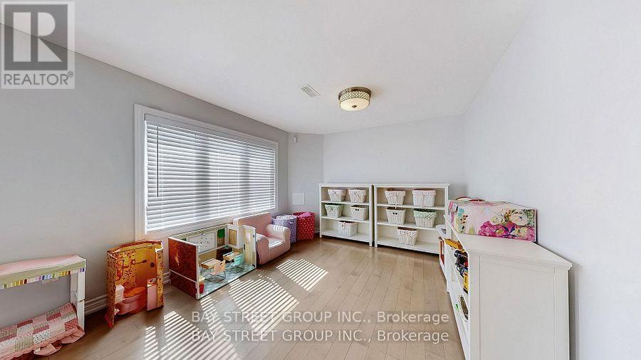 71 Manor Glen Crescent, East Gwillimbury (Mt Albert), Ontario  L0G 1M0 - Photo 37 - N12579838