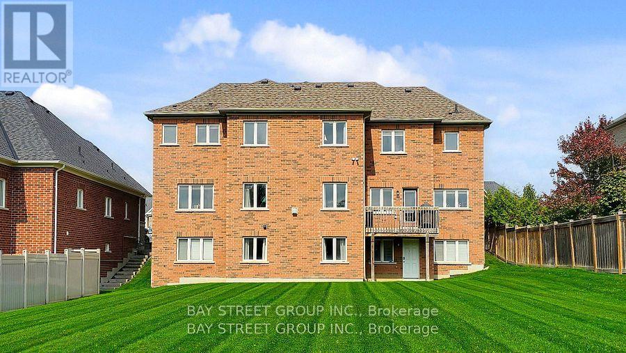 71 Manor Glen Crescent, East Gwillimbury (Mt Albert), Ontario  L0G 1M0 - Photo 41 - N12579838