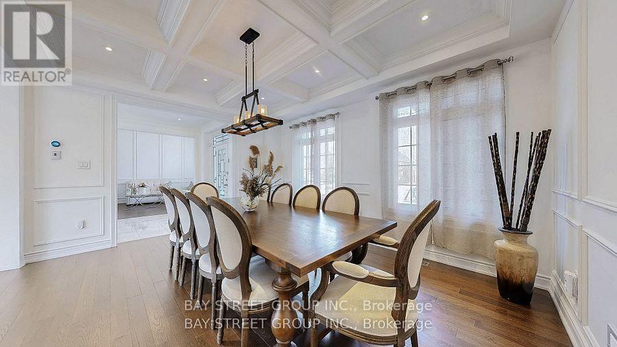 71 Manor Glen Crescent, East Gwillimbury (Mt Albert), Ontario  L0G 1M0 - Photo 7 - N12579838