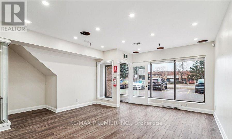 20 - 80 Carlauren Road N, Vaughan, Ontario  L4L 7S5 - Photo 2 - N12579840