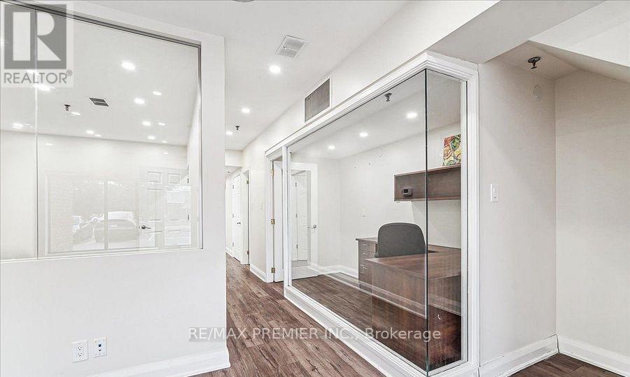 20 - 80 Carlauren Road N, Vaughan, Ontario  L4L 7S5 - Photo 3 - N12579840