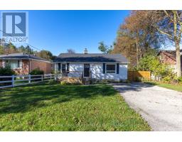 210 COX MILL ROAD, Barrie, Ontario