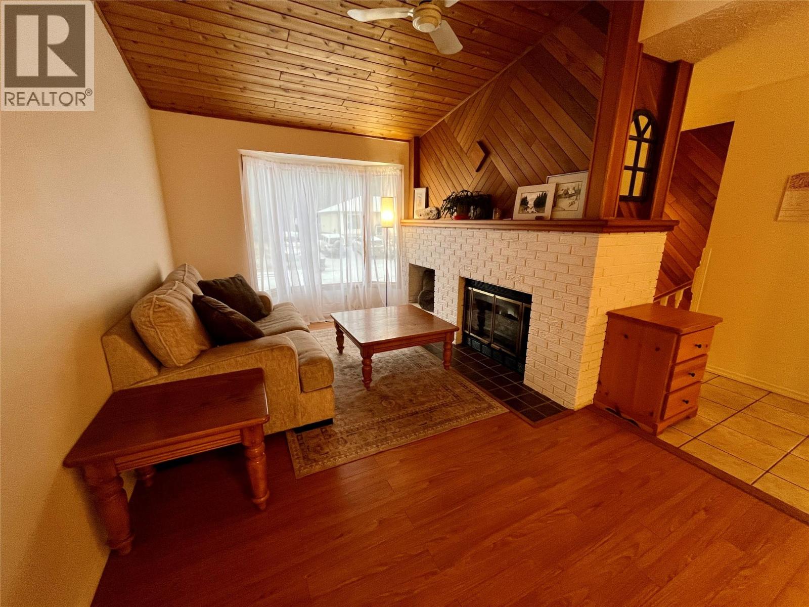 128 Ash Crescent, Tumbler Ridge, British Columbia  V0C 2W0 - Photo 3 - 10369985