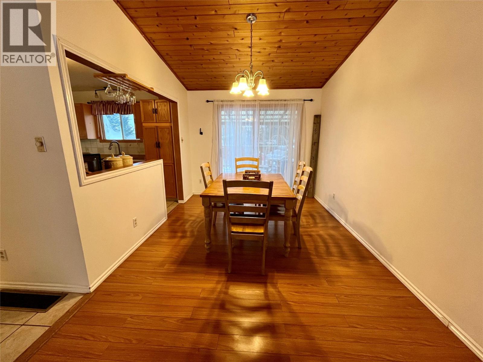 128 Ash Crescent, Tumbler Ridge, British Columbia  V0C 2W0 - Photo 4 - 10369985