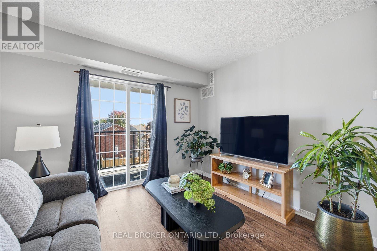 308 - 106 Aspen Springs Drive, Clarington, Ontario  L1C 5N7 - Photo 4 - E12579848