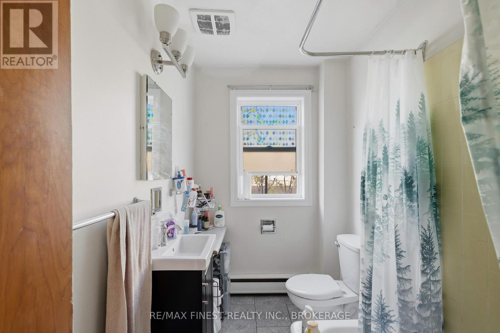 366 Yonge Street, Kingston, Ontario K7M 1G7 - Photo 11 - X12579912