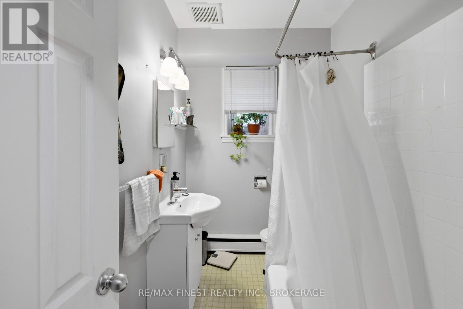 366 Yonge Street, Kingston, Ontario K7M 1G7 - Photo 16 - X12579912