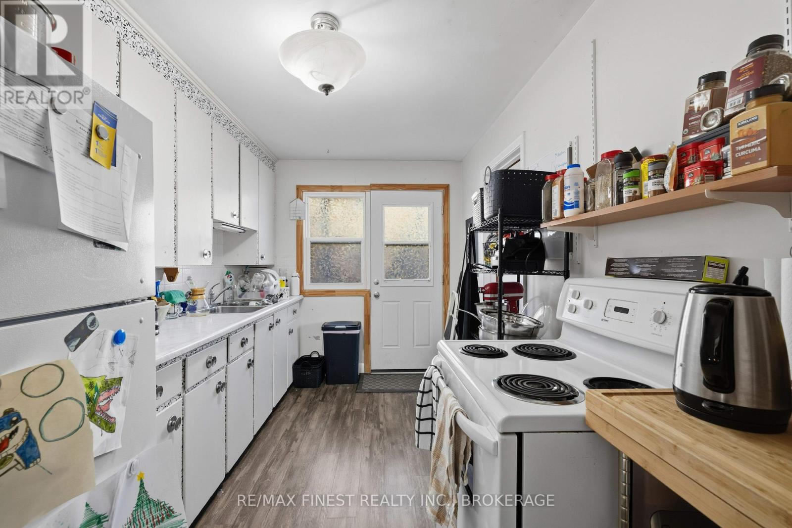 366 Yonge Street, Kingston, Ontario K7M 1G7 - Photo 7 - X12579912