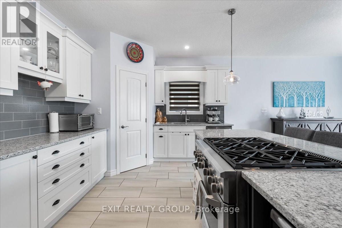 18 Gilbert Crescent, Prince Edward County, Ontario  K0K 3L0 - Photo 8 - X12579894