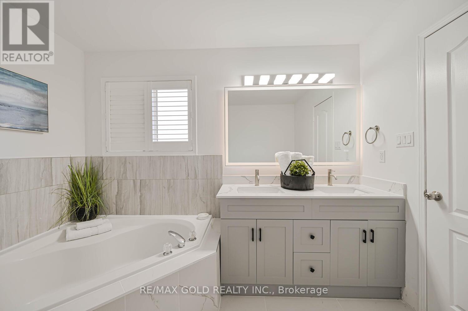 51 Jack Rabbit Crescent, Brampton, Ontario L6R 2E4 - Photo 30 - W12570028