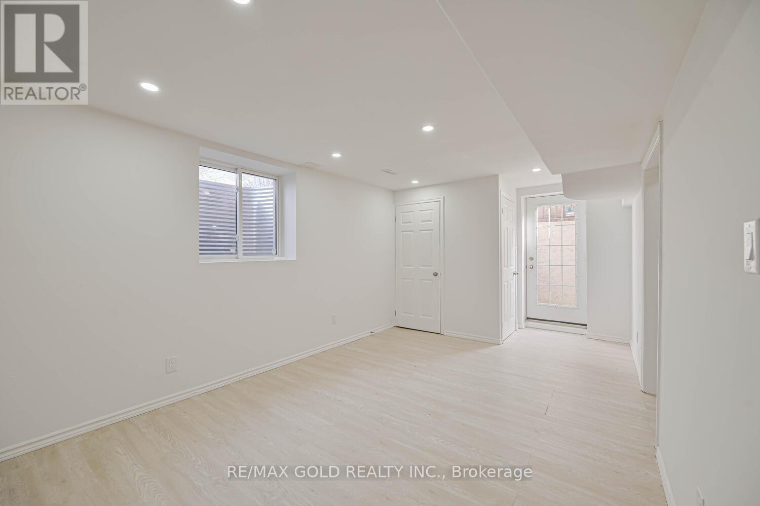 51 Jack Rabbit Crescent, Brampton, Ontario L6R 2E4 - Photo 38 - W12570028