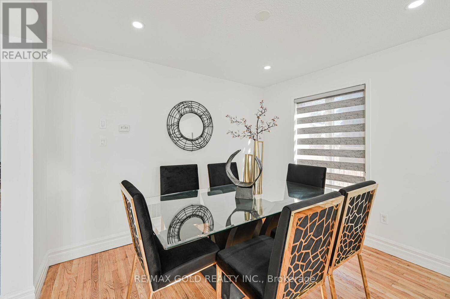 51 Jack Rabbit Crescent, Brampton, Ontario L6R 2E4 - Photo 9 - W12570028