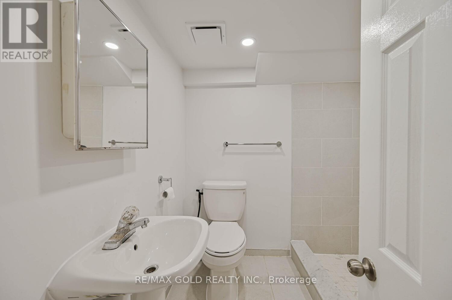 51 Jack Rabbit Crescent, Brampton, Ontario L6R 2E4 - Photo 42 - W12570028