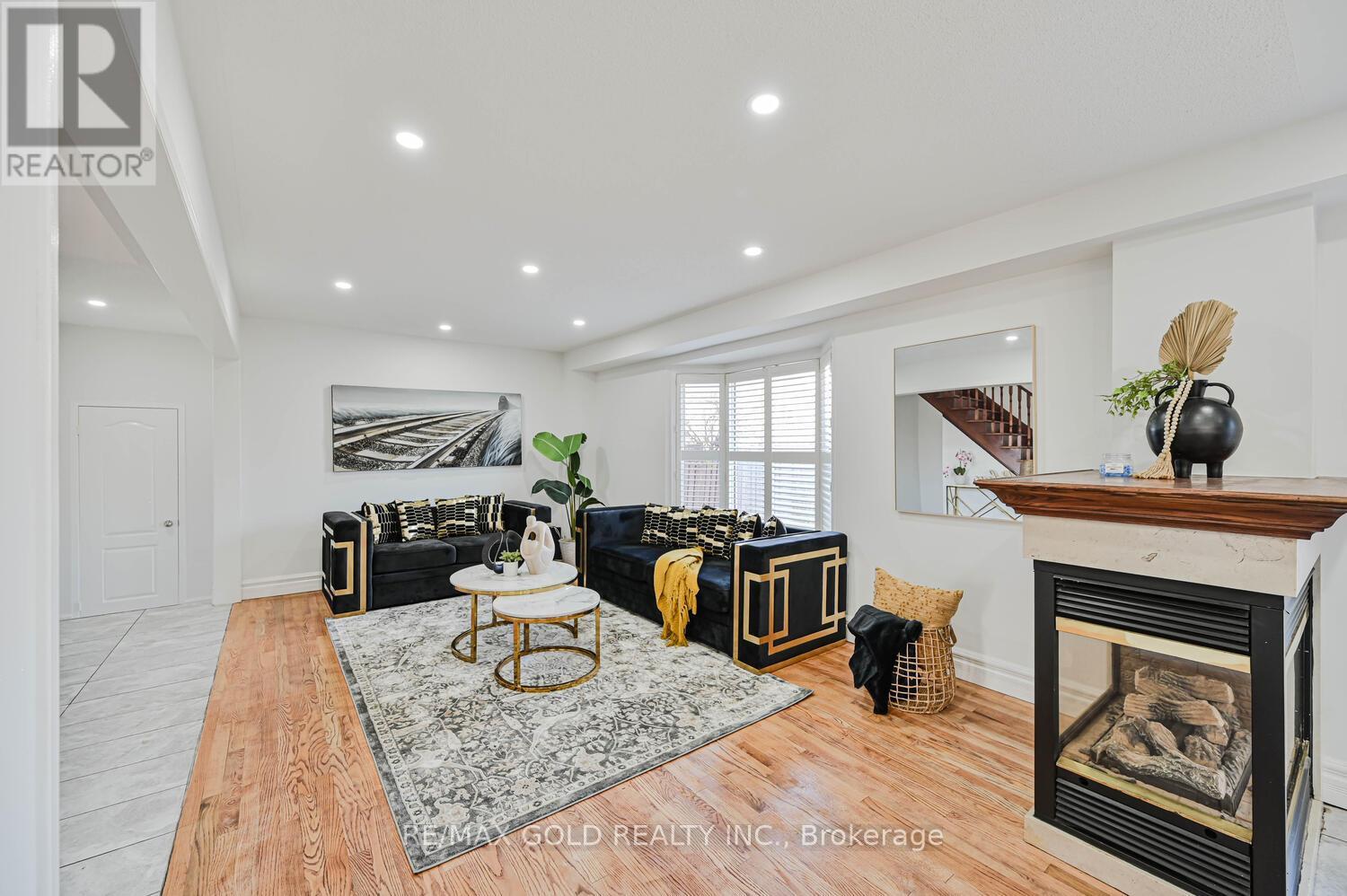 51 Jack Rabbit Crescent, Brampton, Ontario L6R 2E4 - Photo 14 - W12570028