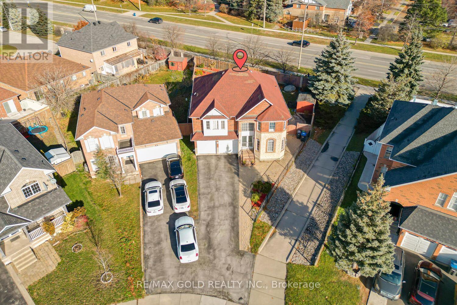 51 Jack Rabbit Crescent, Brampton, Ontario L6R 2E4 - Photo 3 - W12570028