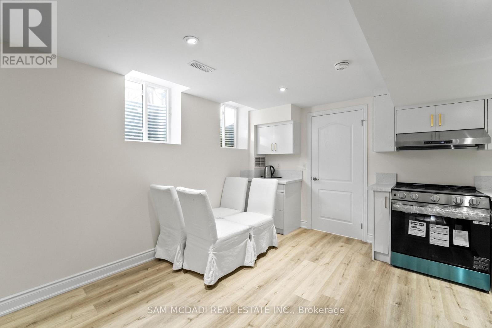 904 Somerville Terrace, Milton, Ontario  L9T 5T9 - Photo 4 - W12579760