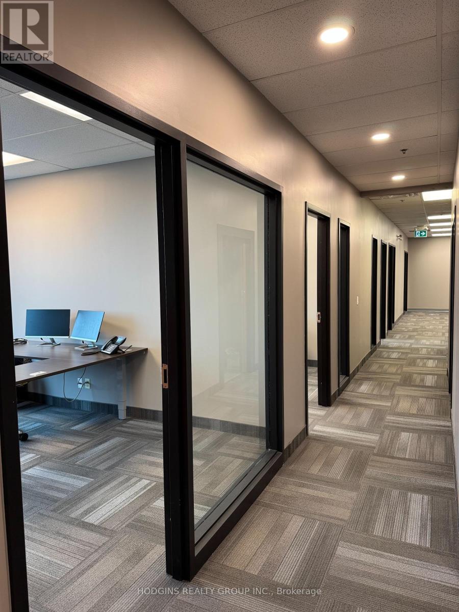 200 - 4475 North Service Road, Burlington, Ontario  L7L 4X7 - Photo 3 - W12579784