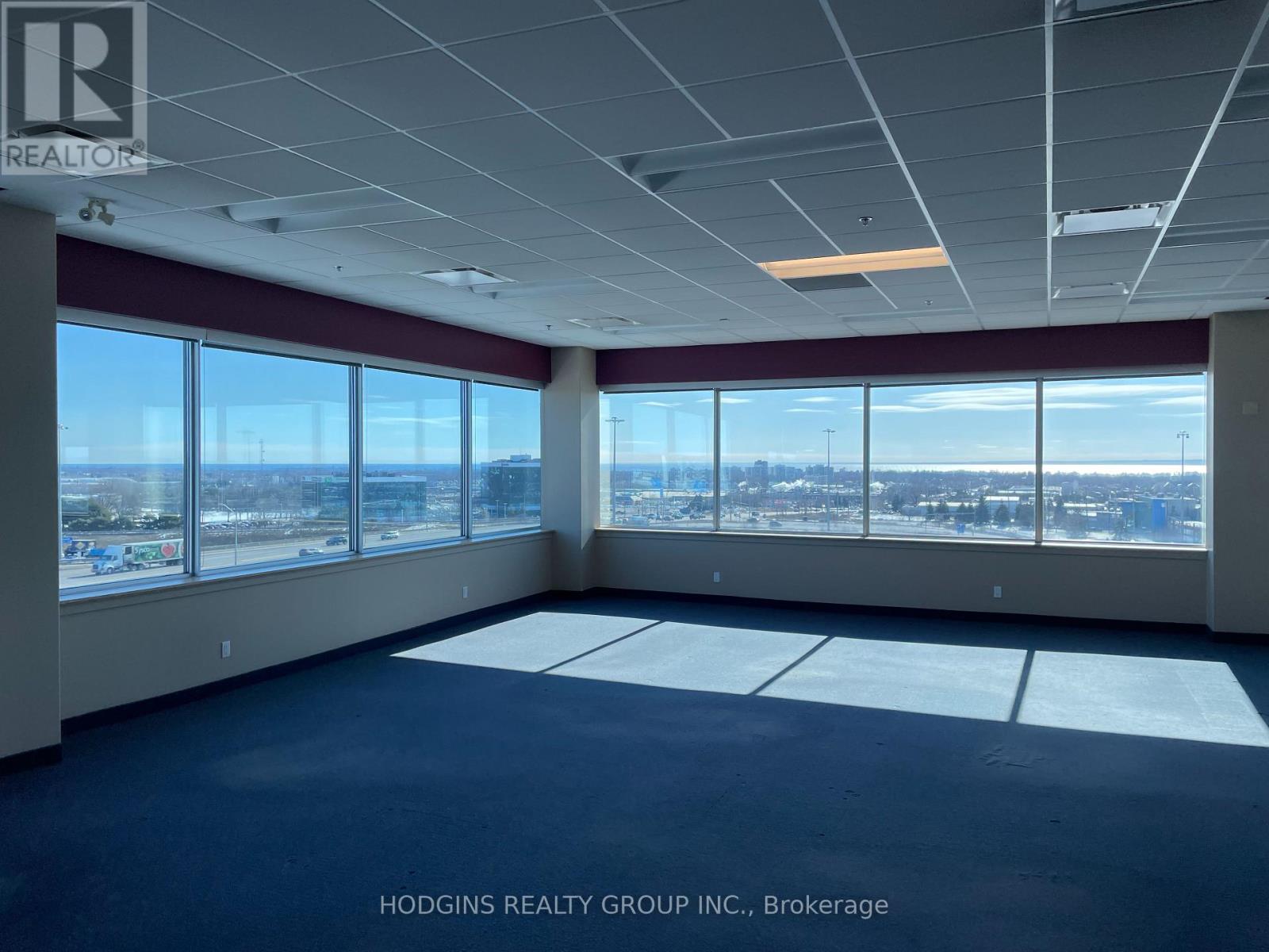 603 - 4475 North Service Road, Burlington, Ontario  L7L 4X7 - Photo 2 - W12579806