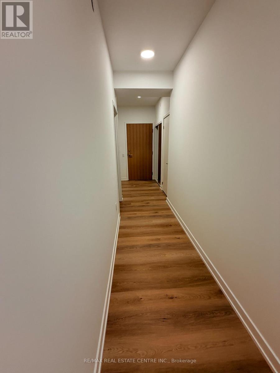 2308 - 395 Square One Drive, Mississauga, Ontario  L5B 0P6 - Photo 11 - W12579828