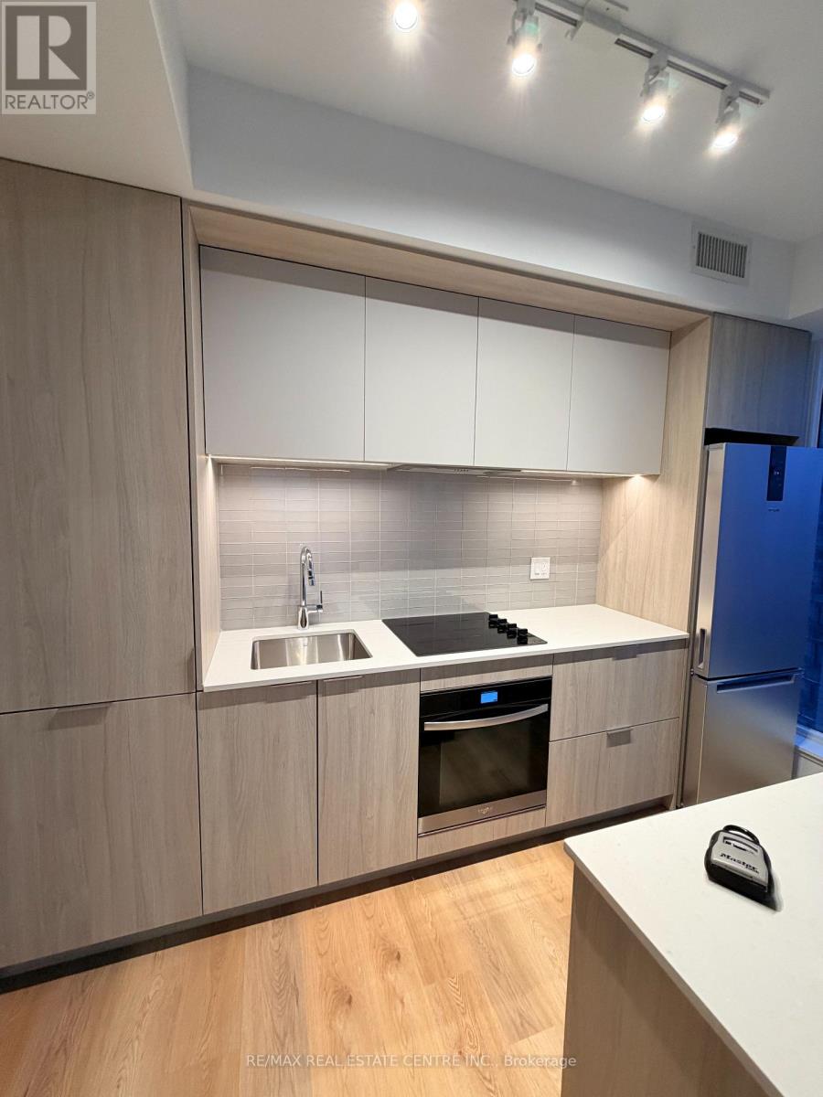 2308 - 395 Square One Drive, Mississauga, Ontario  L5B 0P6 - Photo 16 - W12579828