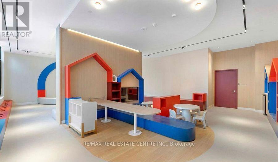 2308 - 395 Square One Drive, Mississauga, Ontario  L5B 0P6 - Photo 4 - W12579828