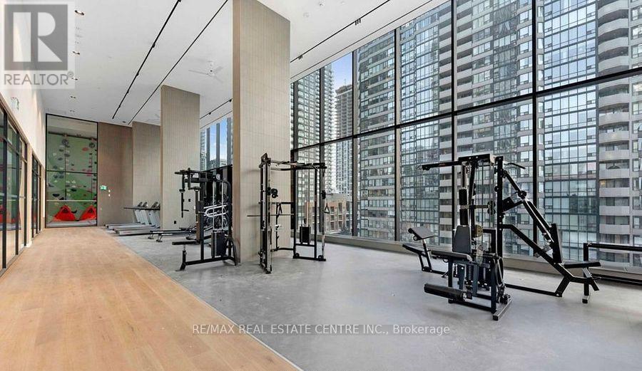 2308 - 395 Square One Drive, Mississauga, Ontario  L5B 0P6 - Photo 6 - W12579828