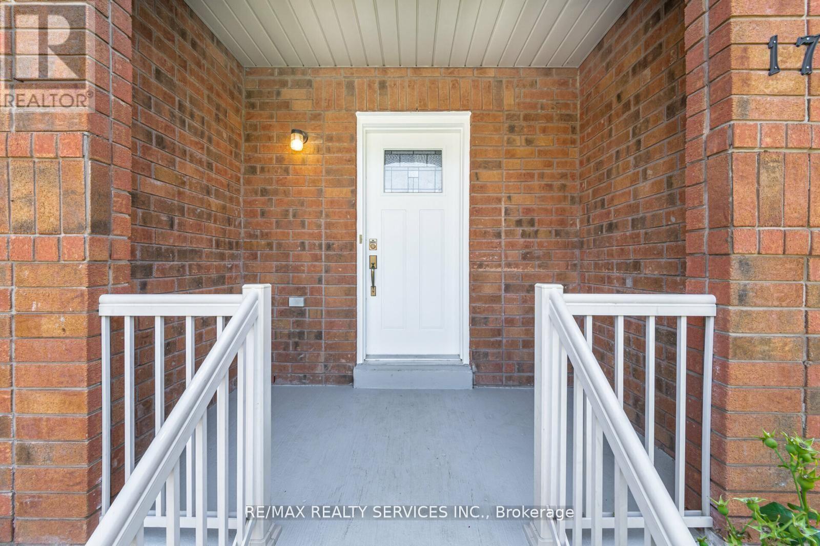 17 Dawes Road, Brampton, Ontario  L6X 0R8 - Photo 4 - W12579844