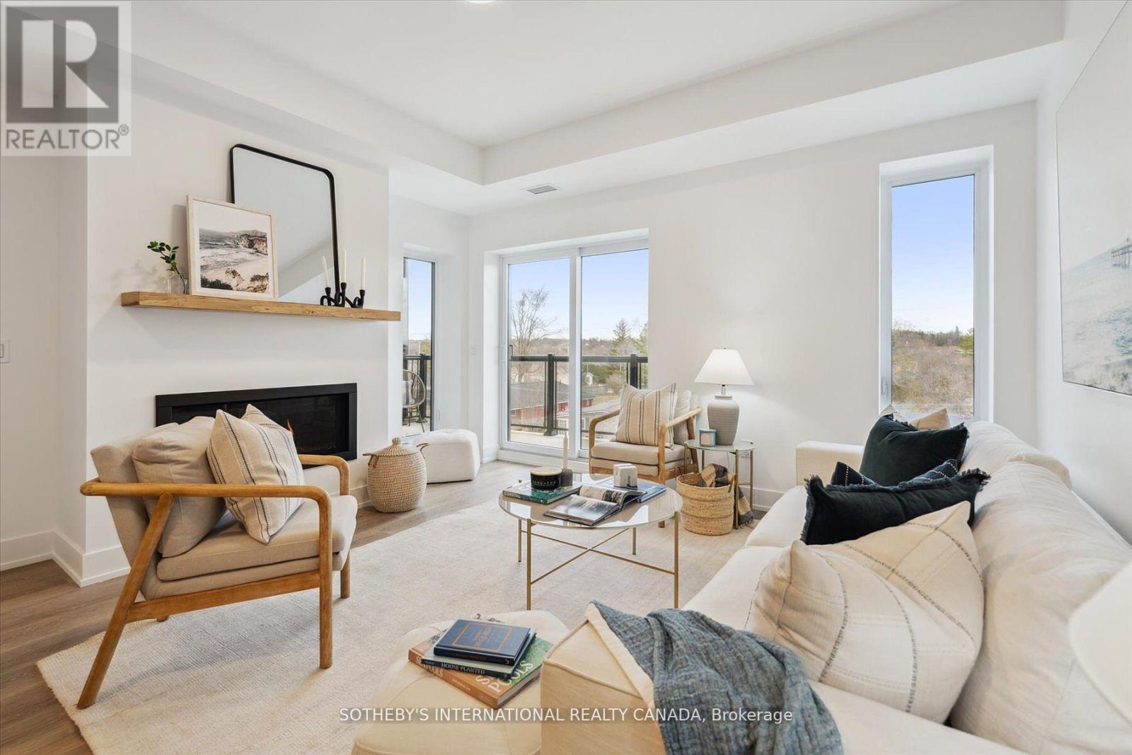 306 - 19b West Street N, Kawartha Lakes, Ontario K0M 1N0 - Photo 2 - X12494076