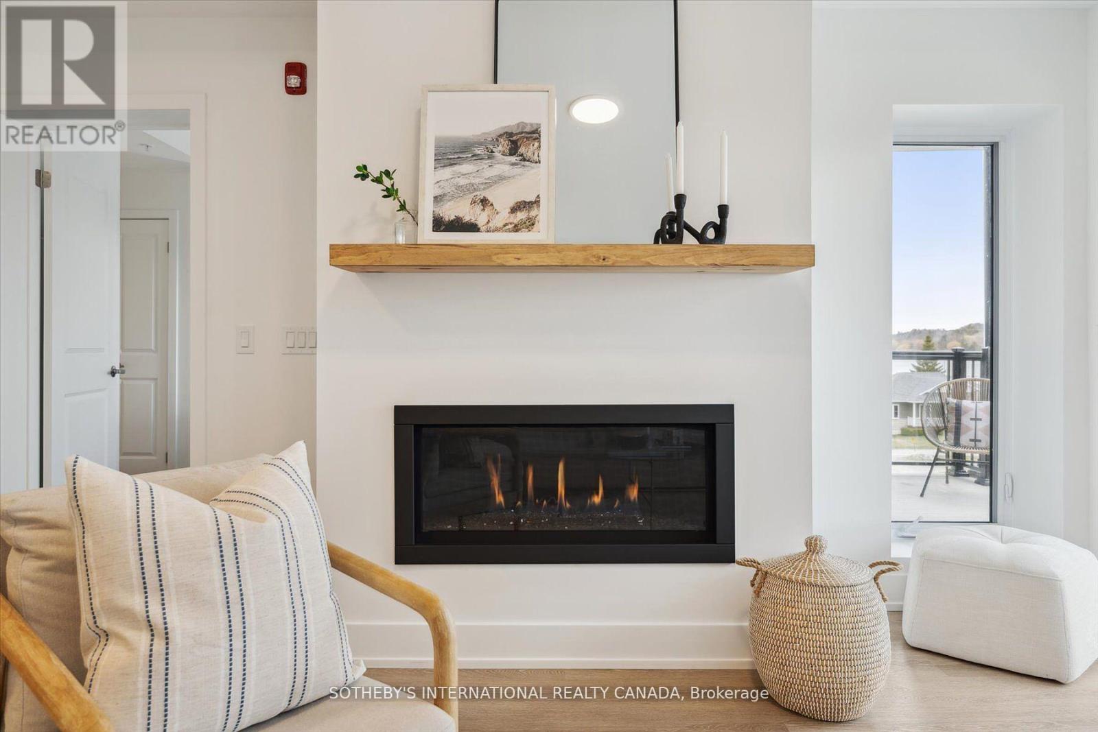 306 - 19b West Street N, Kawartha Lakes, Ontario K0M 1N0 - Photo 3 - X12494076