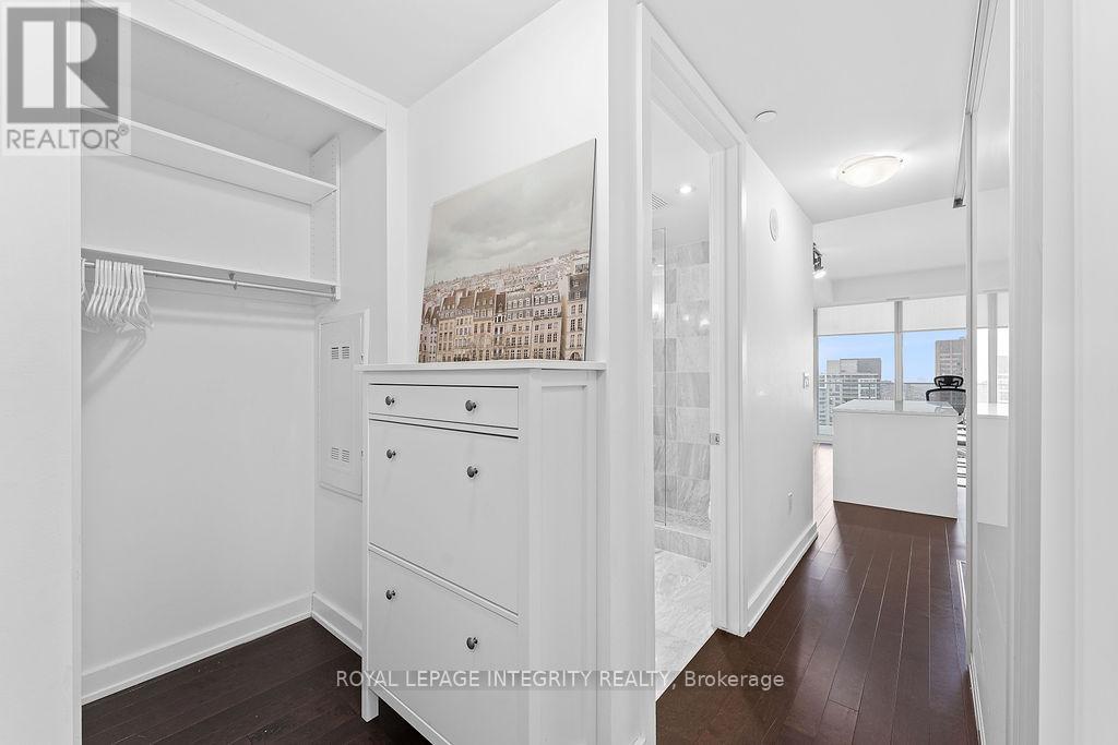 1908 - 111 Champagne Avenue S, Ottawa, Ontario  K1S 5V3 - Photo 5 - X12579864