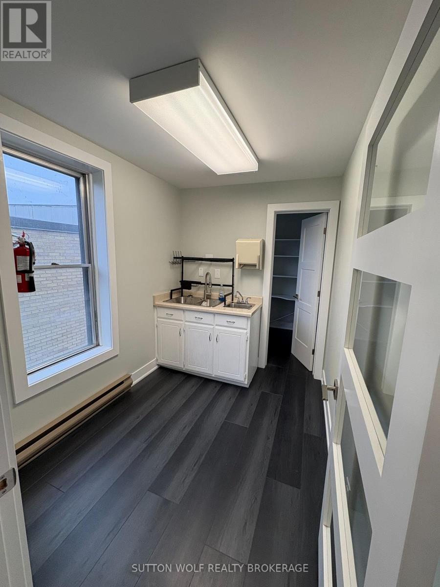 97 Frank Street, Strathroy-Caradoc, Ontario  N7G 2R5 - Photo 6 - X12579522