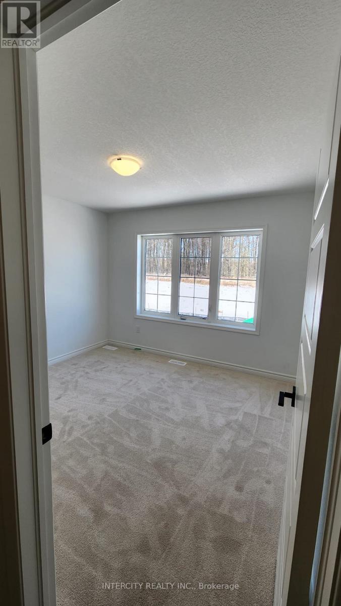 181 Forestwalk Street, Kitchener, Ontario  N2E 3Y2 - Photo 16 - X12579832