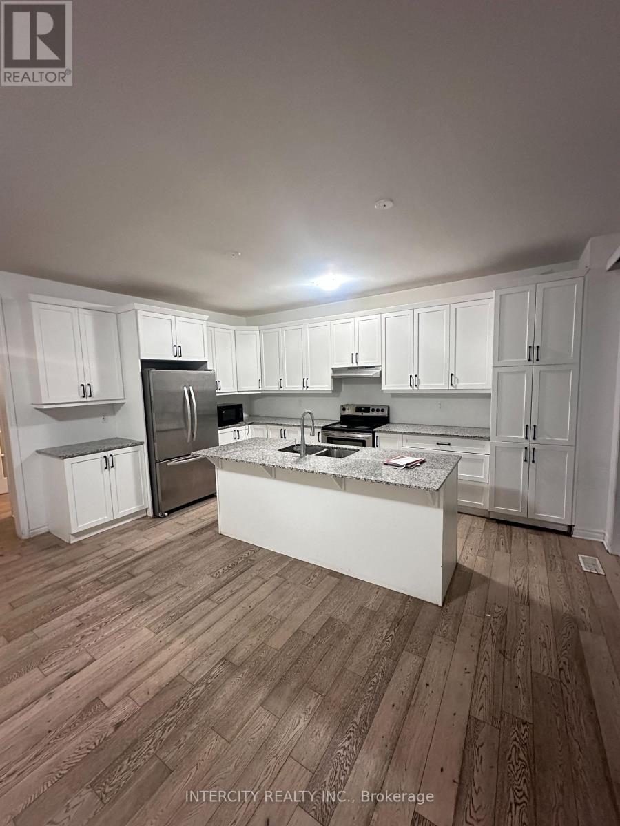 181 Forestwalk Street, Kitchener, Ontario  N2E 3Y2 - Photo 2 - X12579832