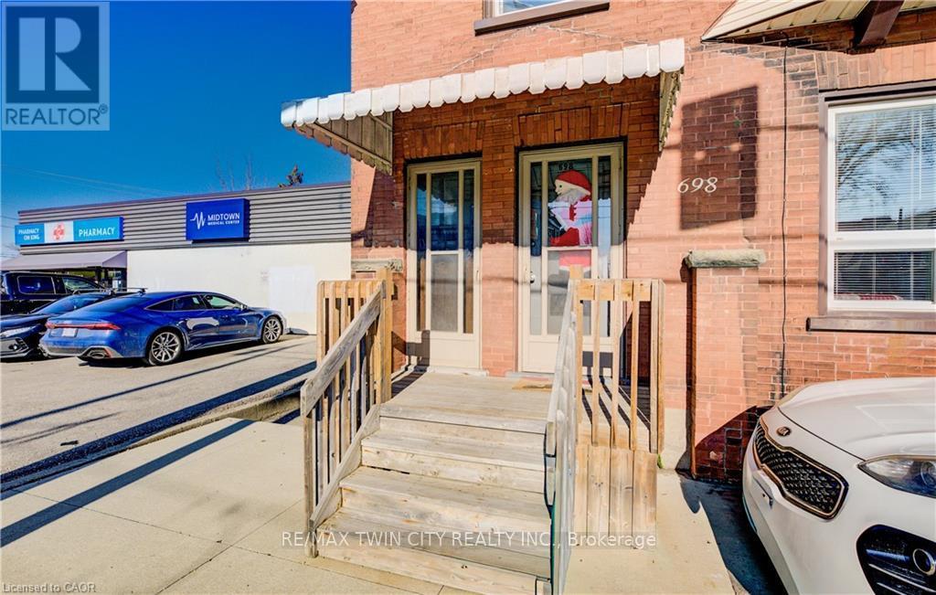 698 King Street W, Kitchener, Ontario  N2G 1E2 - Photo 2 - X12579834
