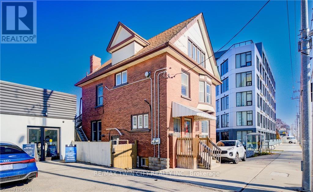 698 King Street W, Kitchener, Ontario  N2G 1E2 - Photo 23 - X12579834