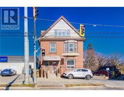 698 KING STREET W, Kitchener, Ontario