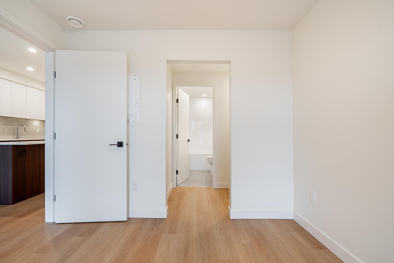 A310 7980 206a Street, Langley, British Columbia  V2Y 3Z8 - Photo 24 - R3070403