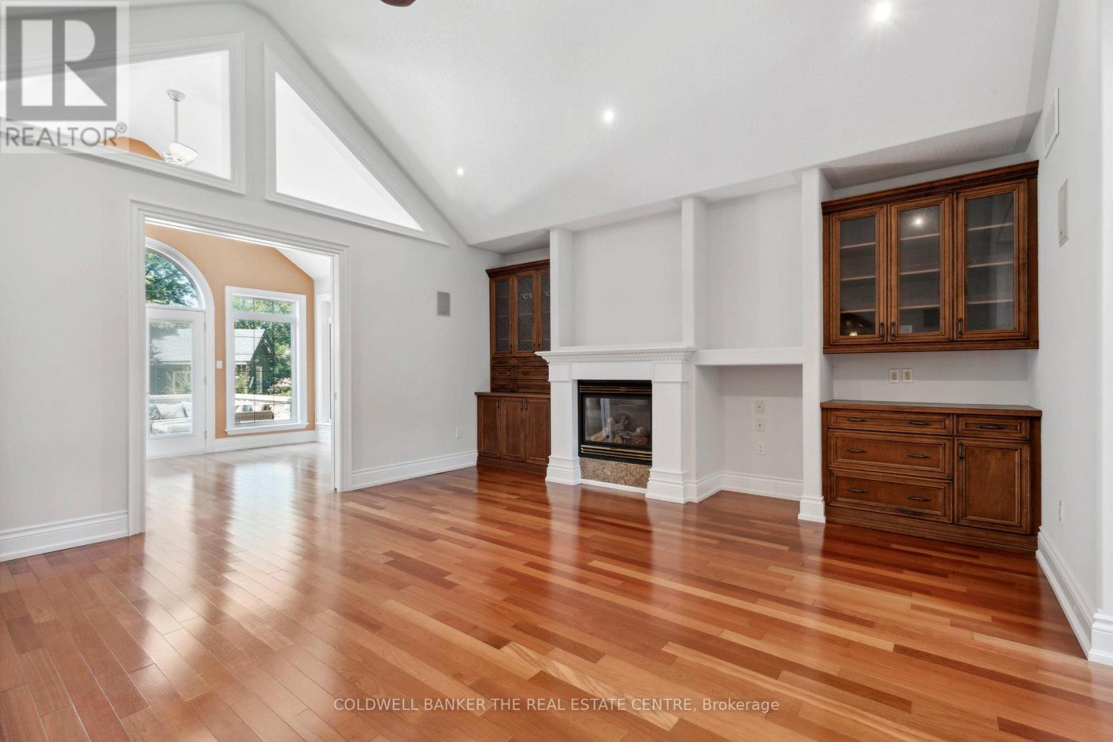 54 Pine Post Road, Georgina, Ontario  L0E 1P0 - Photo 11 - N12356438