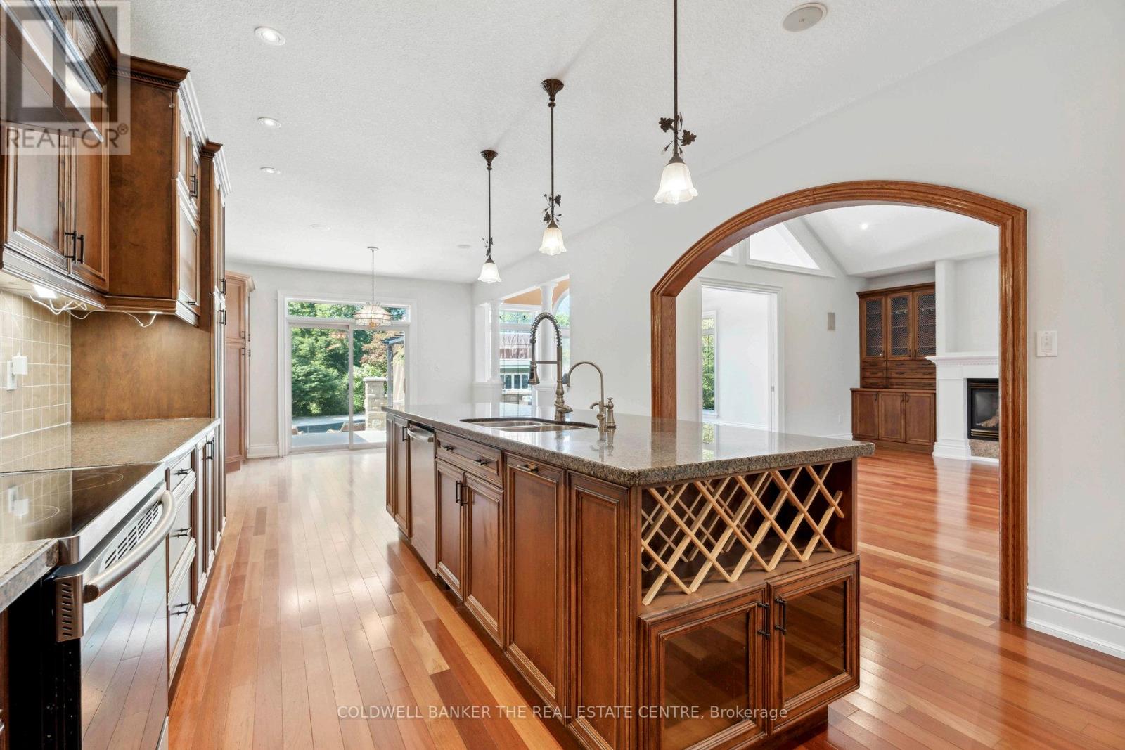 54 Pine Post Road, Georgina, Ontario  L0E 1P0 - Photo 19 - N12356438