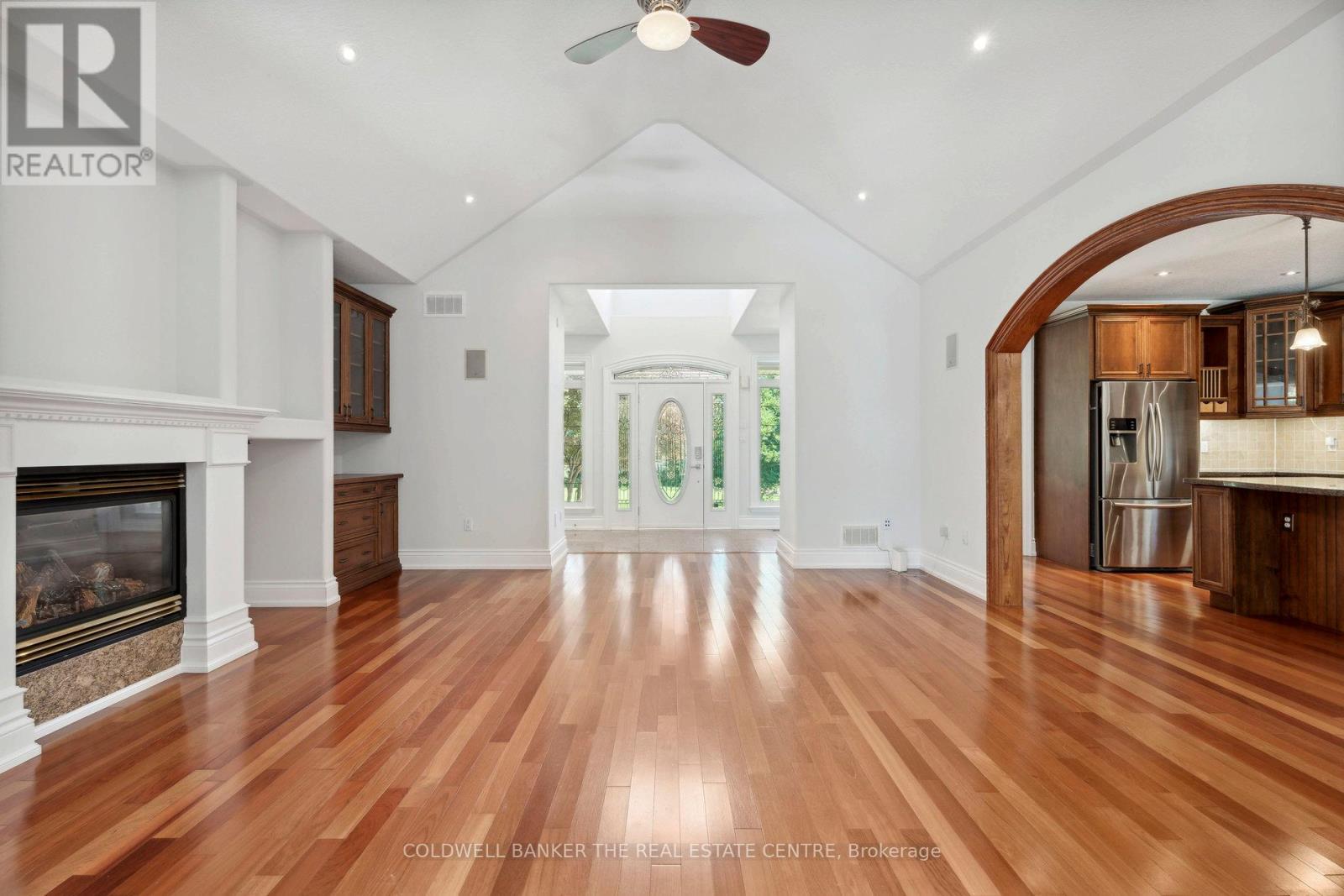 54 Pine Post Road, Georgina, Ontario  L0E 1P0 - Photo 12 - N12356438