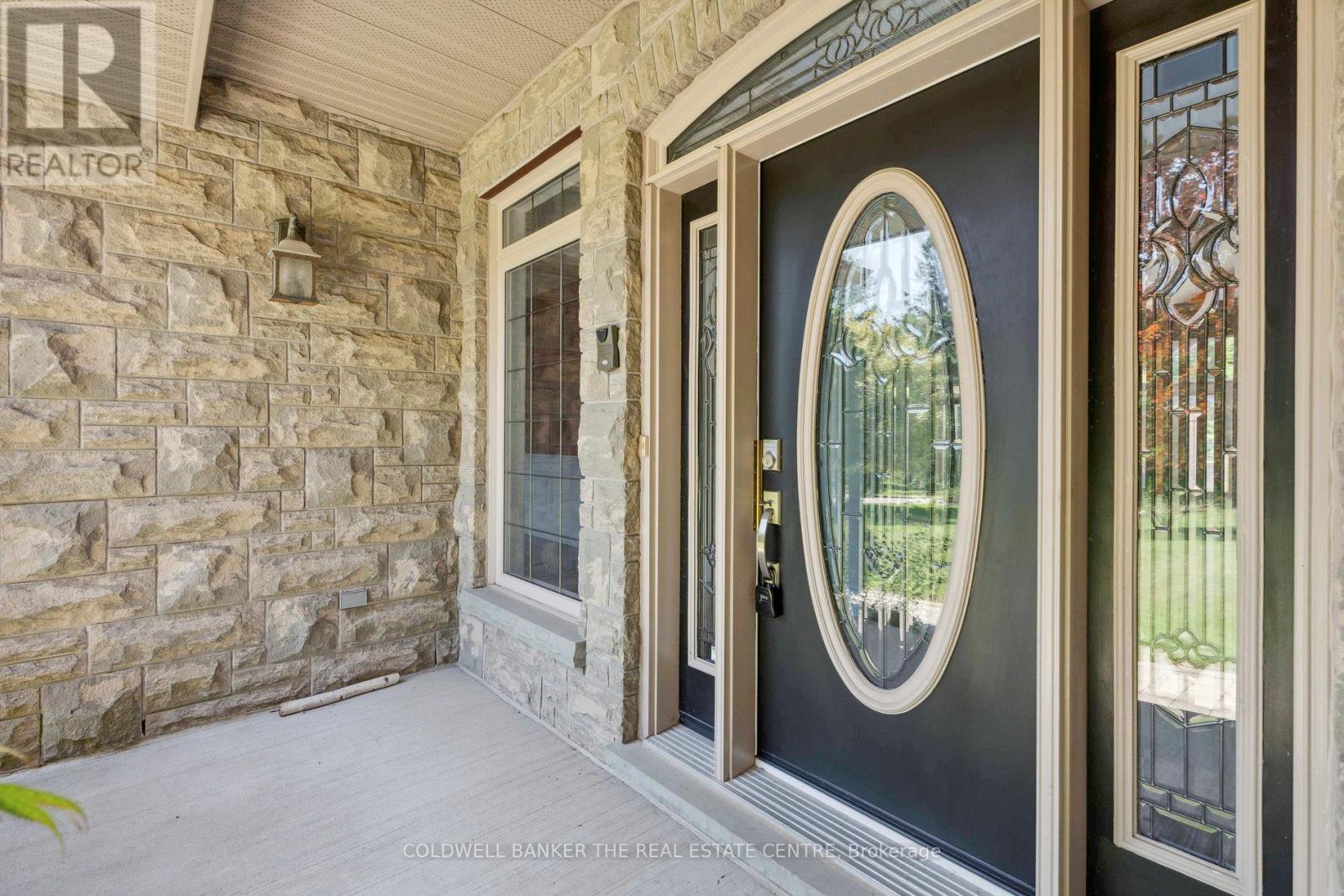 54 Pine Post Road, Georgina, Ontario  L0E 1P0 - Photo 7 - N12356438