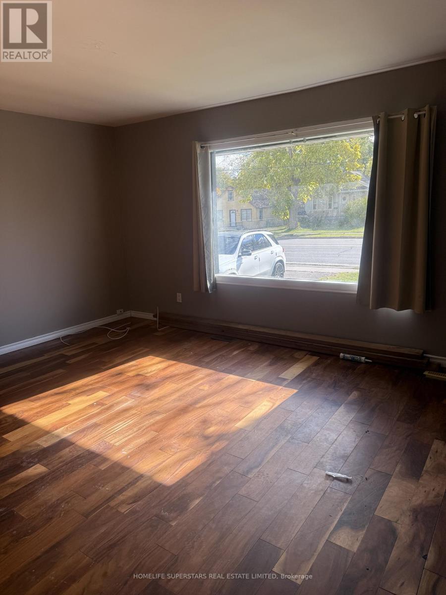 Unit#1 - 6391 Mcleod Road, Niagara Falls, Ontario  L2G 3G2 - Photo 5 - X12500384