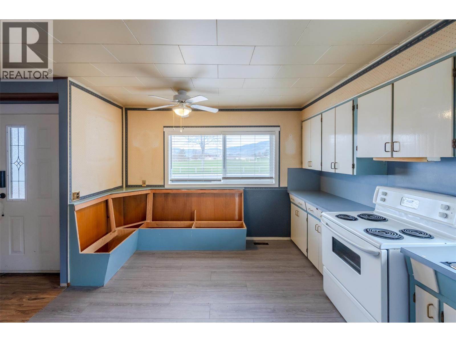 856 School Avenue, Oliver, British Columbia  V0H 1T6 - Photo 11 - 10370075